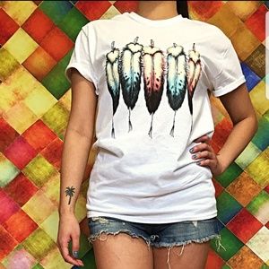 Feather tee